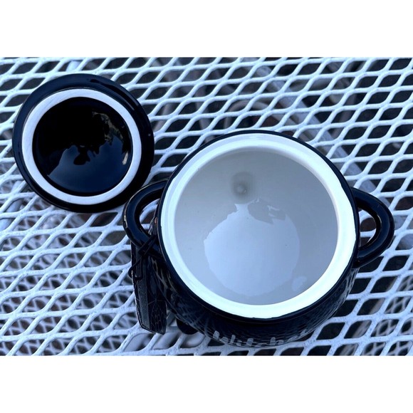 ***SOLD*** The Bakeshop Witch's Brew Halloween Cauldron Rare HTF Gloss Black - Picture 4 of 8